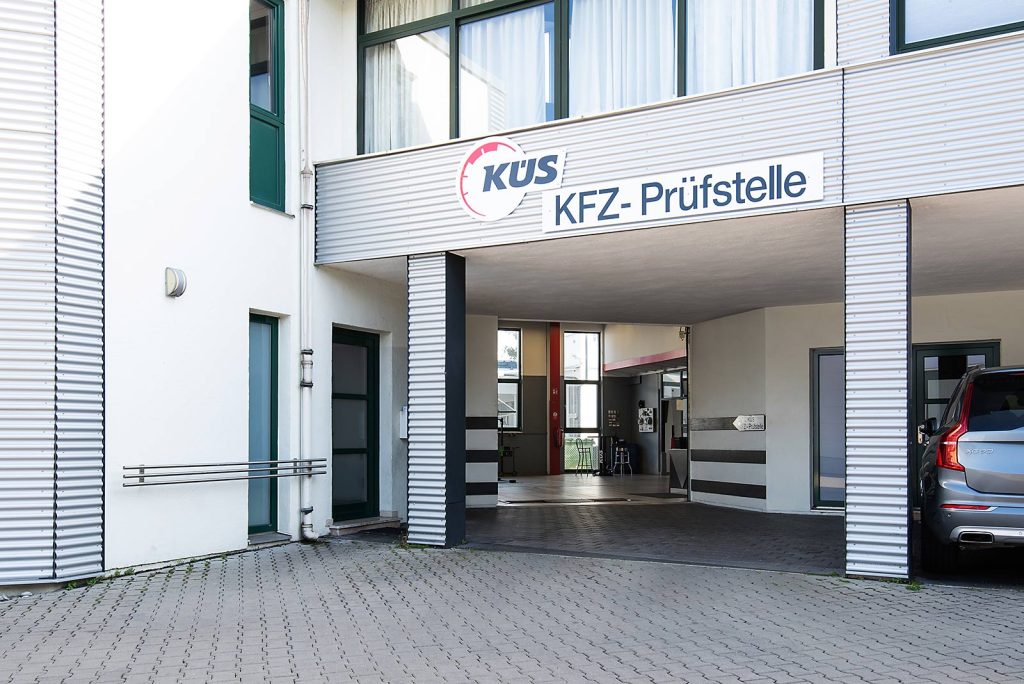 Außenansicht der Prüfstelle Dachau