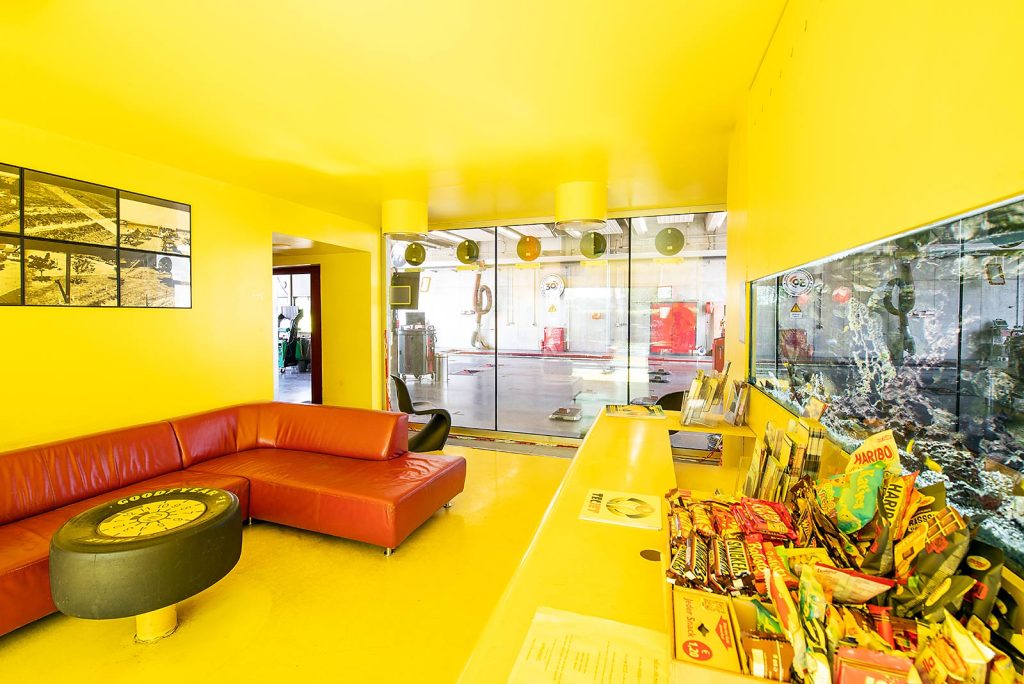 Wartebereich der Prüfstelle München Nord