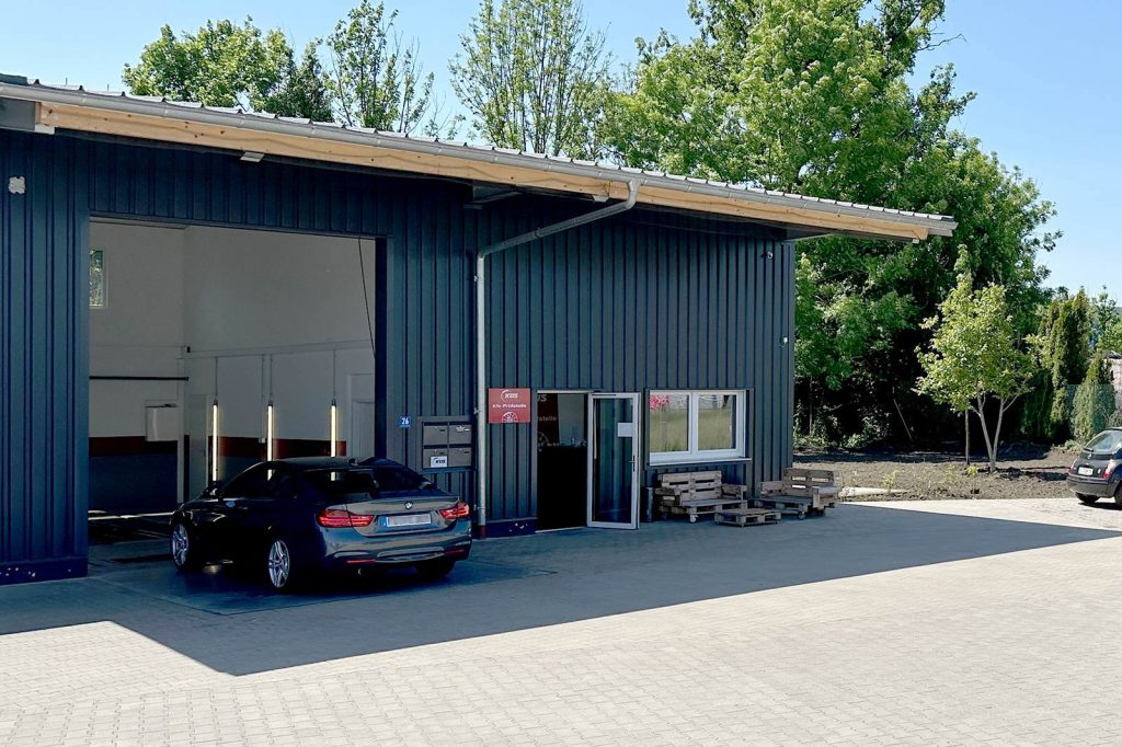 Außenansicht der Prüfstelle Moosburg