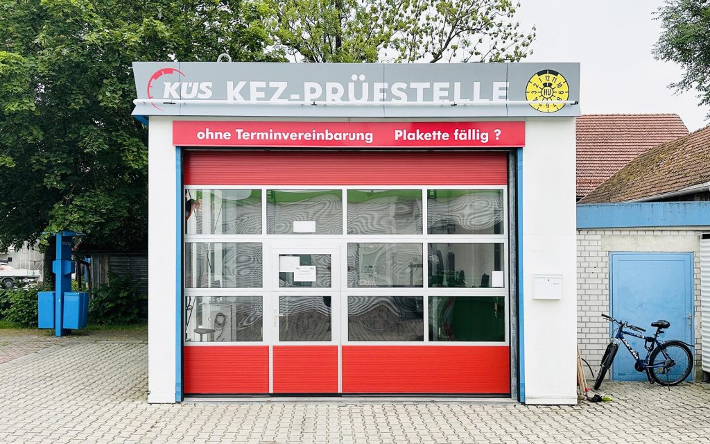 Außenansicht der Prüfstelle Neufahrn